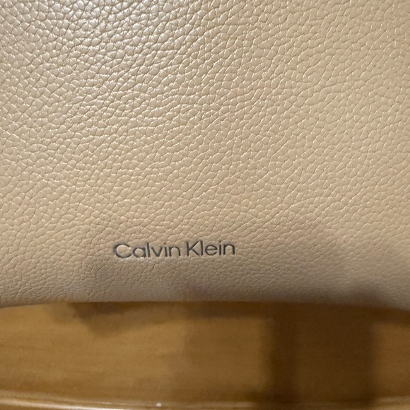 Calvin Klein Tan large Handbag - Picture 2 of 9